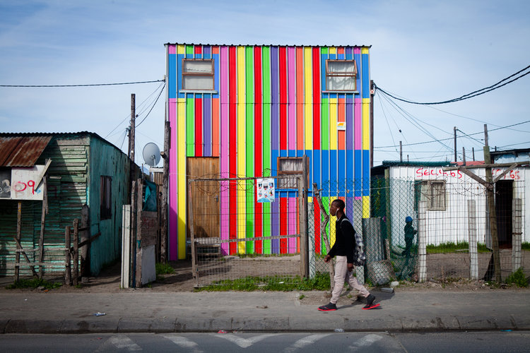 Arch. Alfredo Brillembourg / Urban-Think Tank Design Partners, „Empower Shack“, Khayelitsha, Südafrika | © © Jan Ras Das Projekt „Empower Shack“ von Arch. Alfredo Brillembourg / Urban-Think Tank Design Partnersin Südafrika | © © Jan Ras