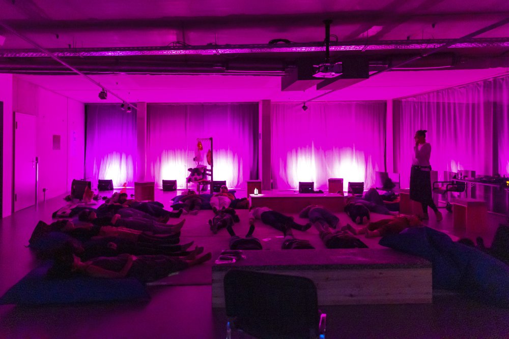 Camille Stories - hypnotic tour by Valeria Schwarz. Performed by Katharina Auer | © Victoria Tomaschko Camille Stories - hypnotic tour by Valeria Schwarz. Performed by Katharina Auer | © Victoria Tomaschko